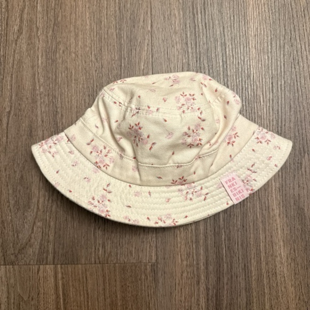 Frankie’s bikinis cream and pink Floral Bucket beach,sun,summer Hat $60 MSRP